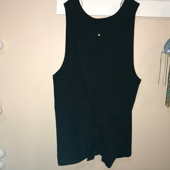 NWOT Victoria Sport Tank Top - Picture 3 of 5